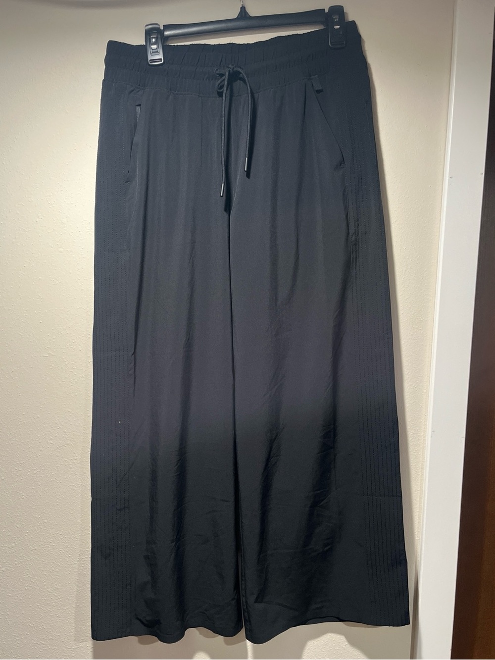 Athleta Wide Leg Ankle Pants Women’s Size 8 Black Pull-On Athleisure Preowned